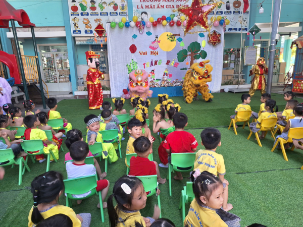 TRƯỜNG MẦM NON VĨNH THẠNH TỔ CHỨC CÁC HOẠT ĐỘNG CHO TRẺ VUI TẾT TRUNG THU