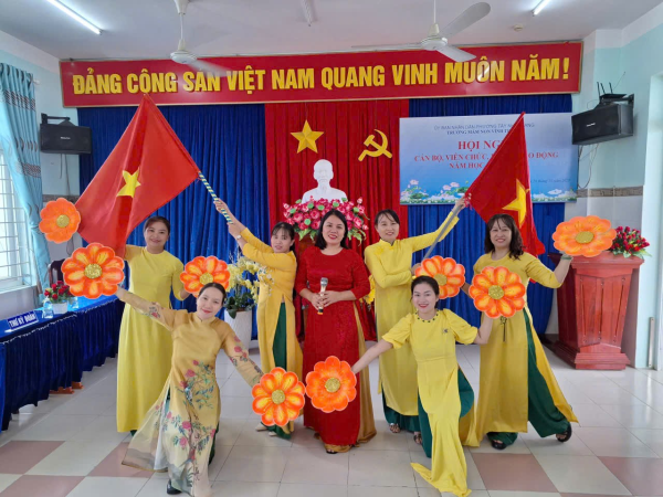 HỘI NGHỊ VIÊN CHỨC, NGƯỜI LAO ĐỘNG TRƯỜNG MẦM NON VĨNH THẠNH NĂM HỌC 2025 - 2026