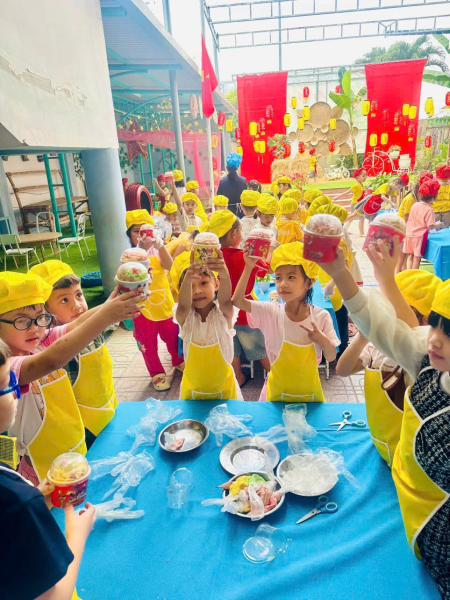 HOẠT ĐỘNG TRẢI NGHIỆM “BÉ LÀM BÁNH” MỪNG NGÀY QUỐC TẾ PHỤ NỮ 8/3 TẠI TRƯỜNG MẦM NON VĨNH THẠNH