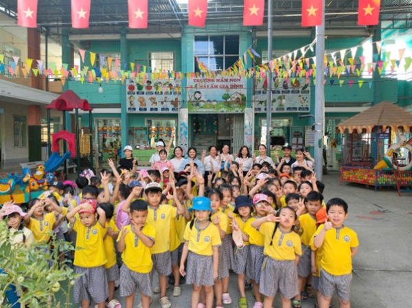 CÁC CHÁU MẪU GIÁO 5 - 6 TUỔI THAM QUAN  TRƯỜNG TIỂU HỌC VĨNH THẠNH