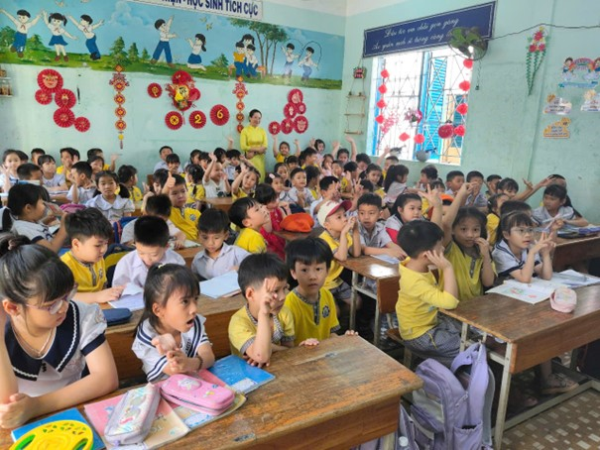 CÁC CHÁU MẪU GIÁO 5 - 6 TUỔI THAM QUAN  TRƯỜNG TIỂU HỌC VĨNH THẠNH
