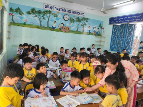 CÁC CHÁU MẪU GIÁO 5 - 6 TUỔI THAM QUAN  TRƯỜNG TIỂU HỌC VĨNH THẠNH