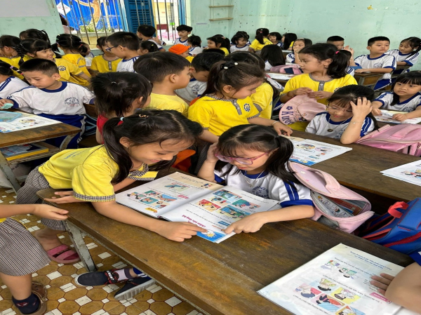 CÁC CHÁU MẪU GIÁO 5 - 6 TUỔI THAM QUAN  TRƯỜNG TIỂU HỌC VĨNH THẠNH